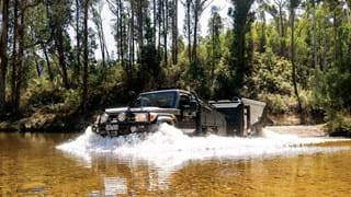 stuart-water-crossing-front-on-wfejtgkgudex